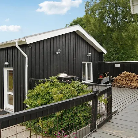 Stunning In Randers No With Wifi Skalmstrup