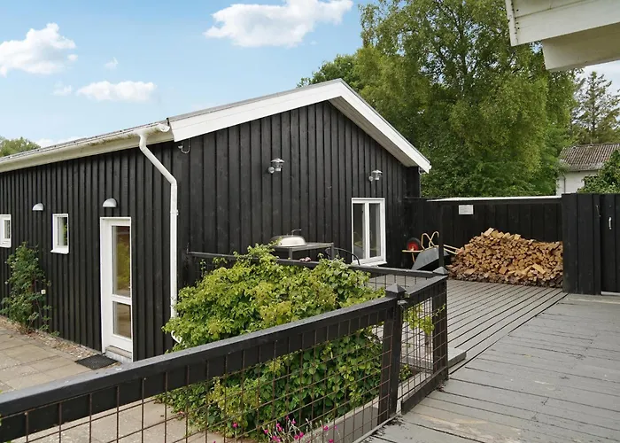 Stunning In Randers No With Wifi Skalmstrup